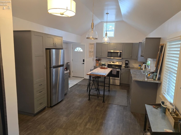 719 Ogontz Street, Sandusky, 44870, 2 Bedrooms Bedrooms, ,1 BathroomBathrooms,Residential,For Sale,Ogontz,20254798