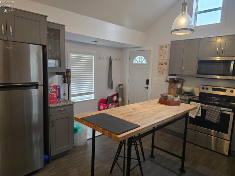 719 Ogontz Street, Sandusky, 44870, 2 Bedrooms Bedrooms, ,1 BathroomBathrooms,Residential,For Sale,Ogontz,20254798