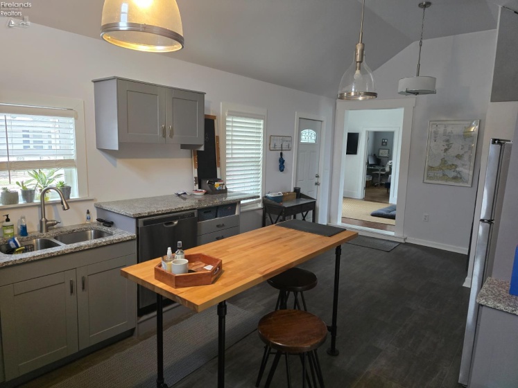 719 Ogontz Street, Sandusky, 44870, 2 Bedrooms Bedrooms, ,1 BathroomBathrooms,Residential,For Sale,Ogontz,20254798