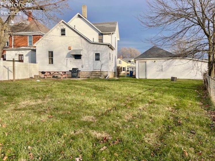 530 Wayne Street, Fremont, 43420, 4 Bedrooms Bedrooms, ,2 BathroomsBathrooms,Residential,For Sale,Wayne,20254793