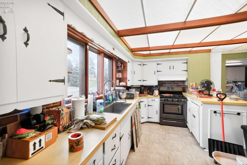 502 Main Street, Clyde, 43410, 4 Bedrooms Bedrooms, ,2 BathroomsBathrooms,Residential,For Sale,Main,20254801