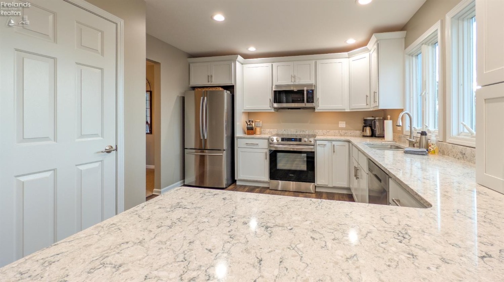 230 Crest Drive, Port Clinton, 43452, 3 Bedrooms Bedrooms, ,3 BathroomsBathrooms,Residential,For Sale,Crest,20254786