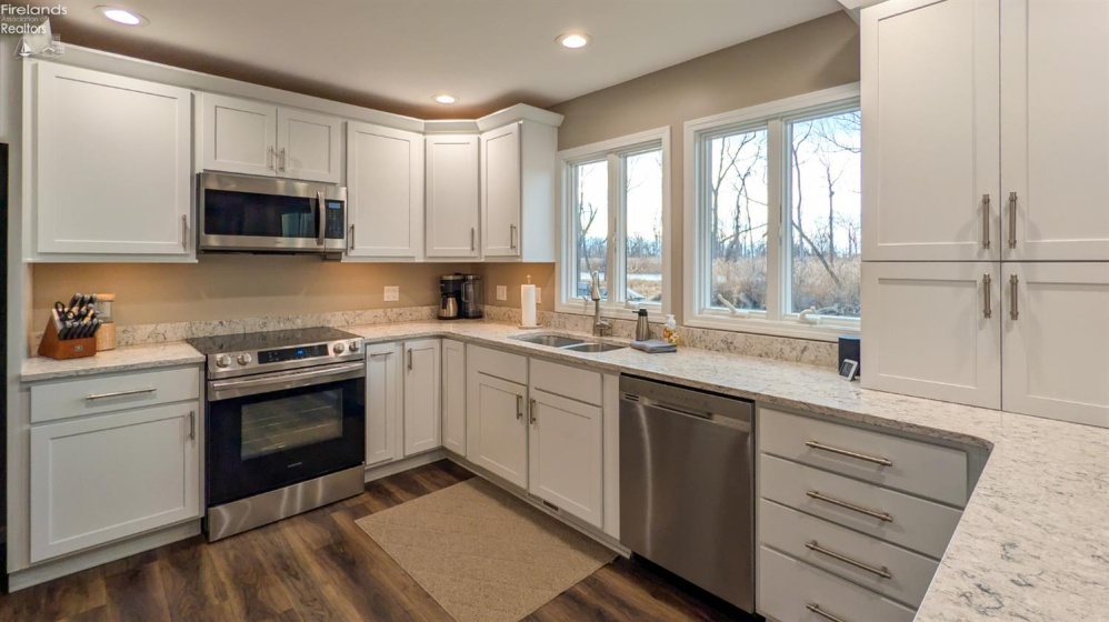 230 Crest Drive, Port Clinton, 43452, 3 Bedrooms Bedrooms, ,3 BathroomsBathrooms,Residential,For Sale,Crest,20254786