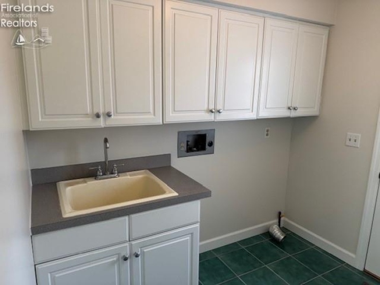 5809 Cambridge Circle, Sandusky, 44870, 3 Bedrooms Bedrooms, ,3 BathroomsBathrooms,Residential,For Sale,Cambridge,20254814