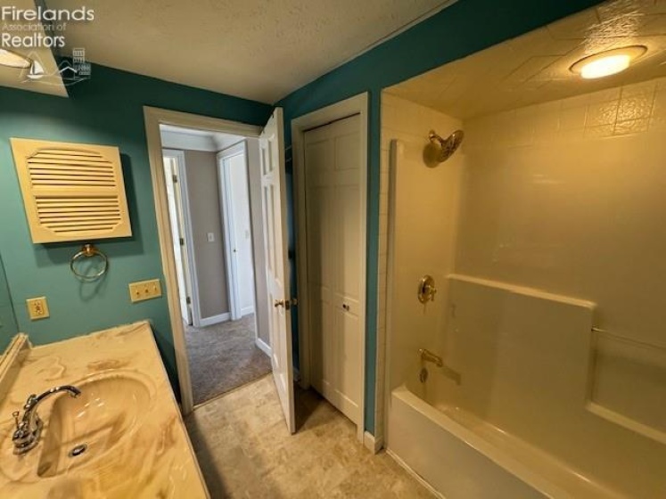 5809 Cambridge Circle, Sandusky, 44870, 3 Bedrooms Bedrooms, ,3 BathroomsBathrooms,Residential,For Sale,Cambridge,20254814