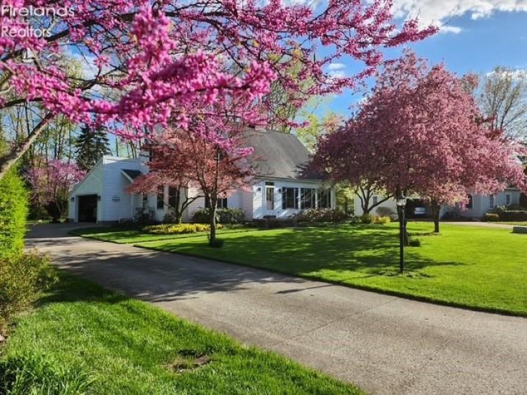 5809 Cambridge Circle, Sandusky, 44870, 3 Bedrooms Bedrooms, ,3 BathroomsBathrooms,Residential,For Sale,Cambridge,20254814