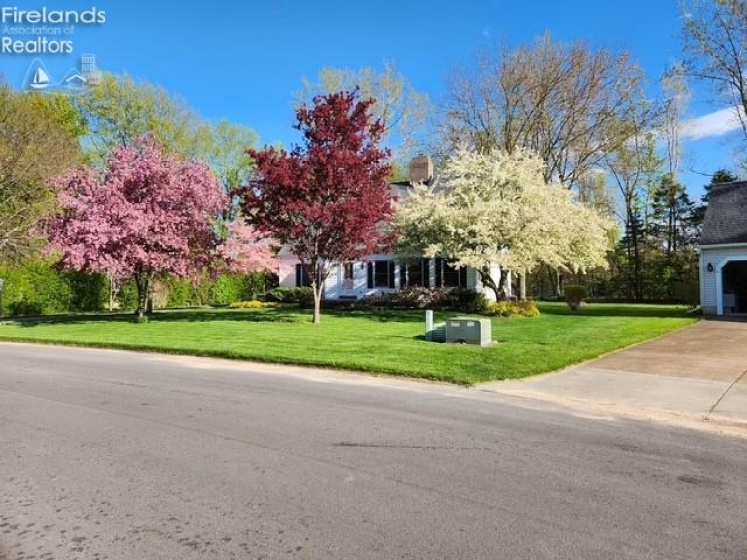 5809 Cambridge Circle, Sandusky, 44870, 3 Bedrooms Bedrooms, ,3 BathroomsBathrooms,Residential,For Sale,Cambridge,20254814