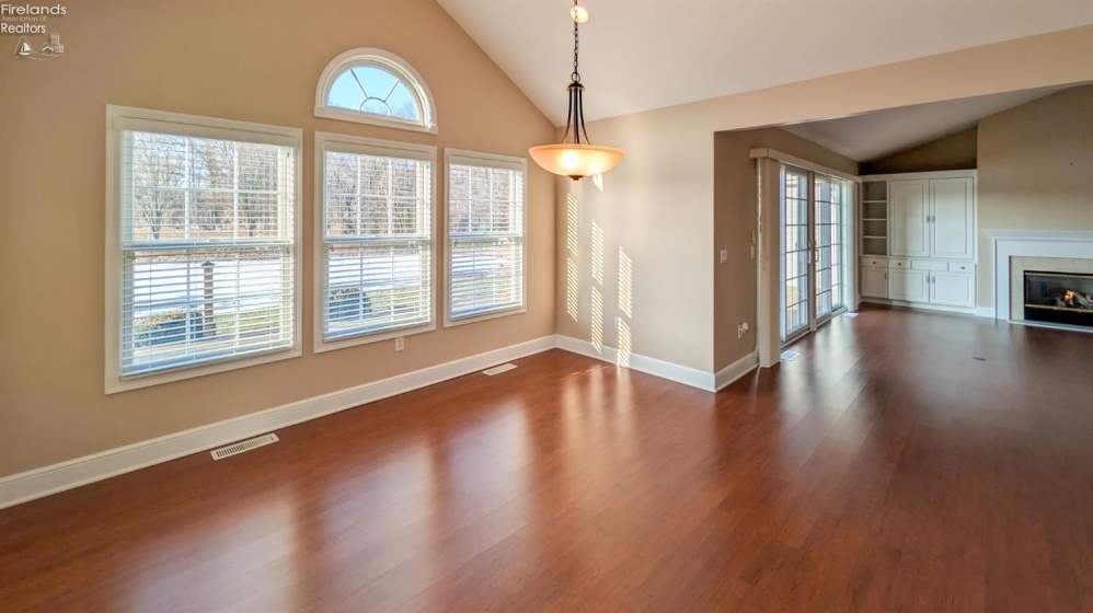 709 Vineyard Circle, Port Clinton, 43452, 3 Bedrooms Bedrooms, ,3 BathroomsBathrooms,Residential,For Sale,Vineyard,20254797