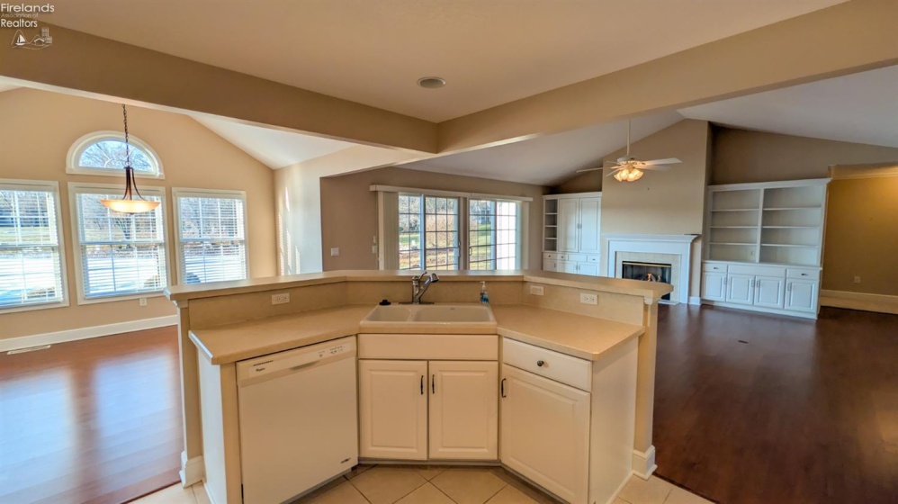 709 Vineyard Circle, Port Clinton, 43452, 3 Bedrooms Bedrooms, ,3 BathroomsBathrooms,Residential,For Sale,Vineyard,20254797