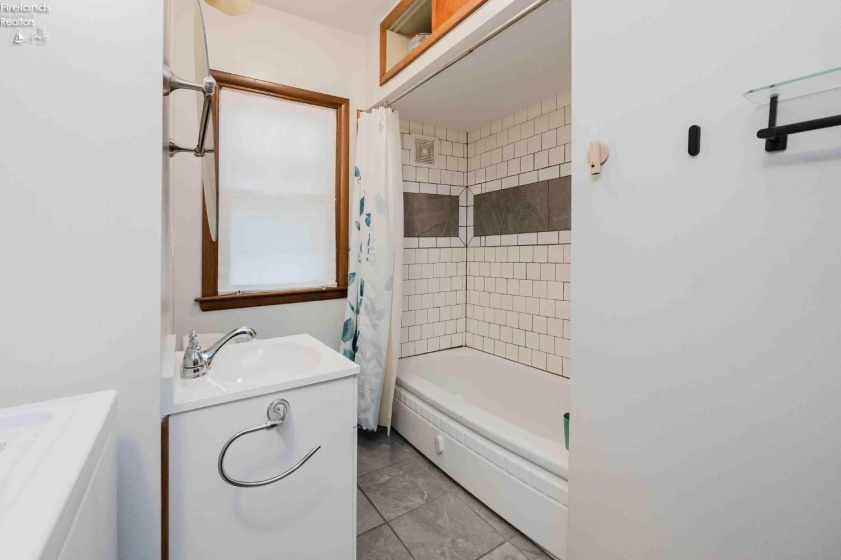 376 Water Street, Tiffin, 44883, 2 Bedrooms Bedrooms, ,1 BathroomBathrooms,Residential,For Sale,Water,20254823