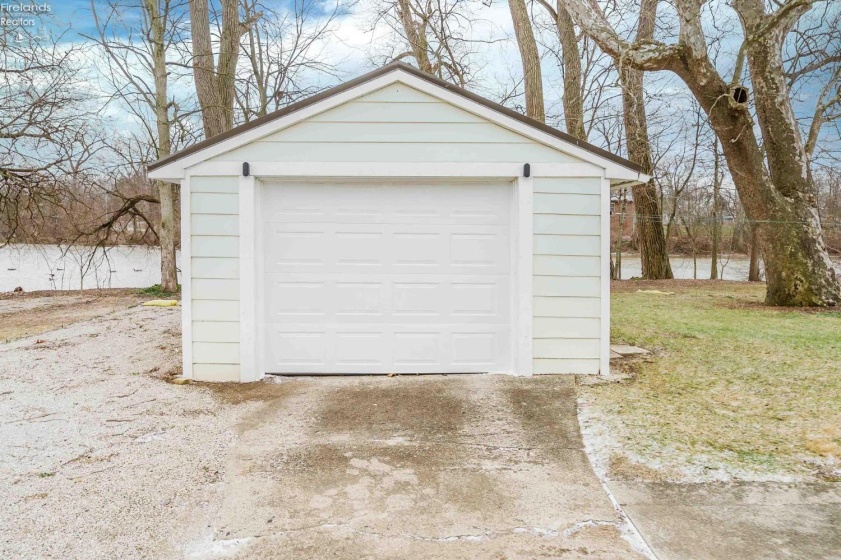 376 Water Street, Tiffin, 44883, 2 Bedrooms Bedrooms, ,1 BathroomBathrooms,Residential,For Sale,Water,20254823