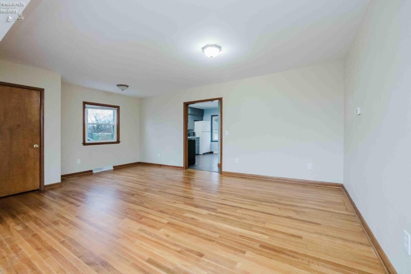 376 Water Street, Tiffin, 44883, 2 Bedrooms Bedrooms, ,1 BathroomBathrooms,Residential,For Sale,Water,20254823