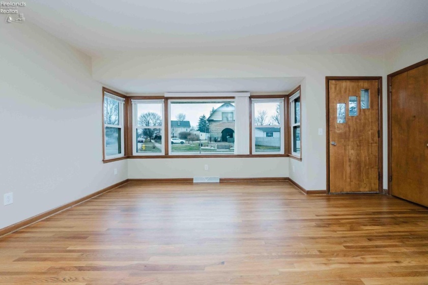 376 Water Street, Tiffin, 44883, 2 Bedrooms Bedrooms, ,1 BathroomBathrooms,Residential,For Sale,Water,20254823