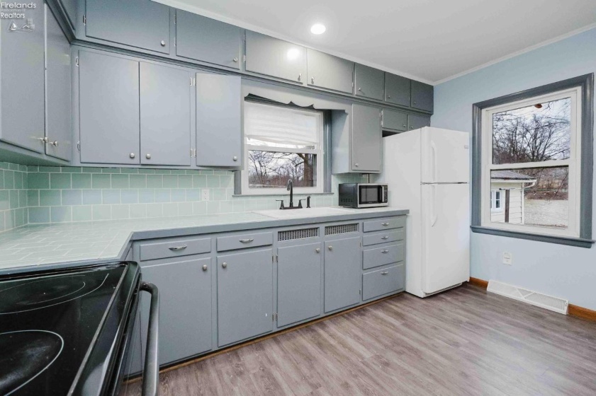 376 Water Street, Tiffin, 44883, 2 Bedrooms Bedrooms, ,1 BathroomBathrooms,Residential,For Sale,Water,20254823