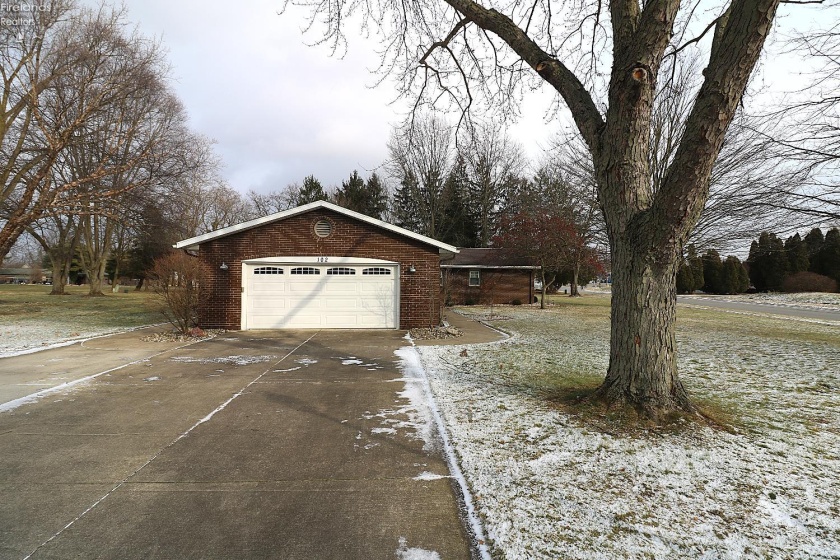 102 Fairway Circle, Norwalk, 44857, 4 Bedrooms Bedrooms, ,2 BathroomsBathrooms,Residential,For Sale,Fairway,20254841