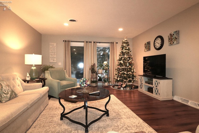 102 Fairway Circle, Norwalk, 44857, 4 Bedrooms Bedrooms, ,2 BathroomsBathrooms,Residential,For Sale,Fairway,20254841