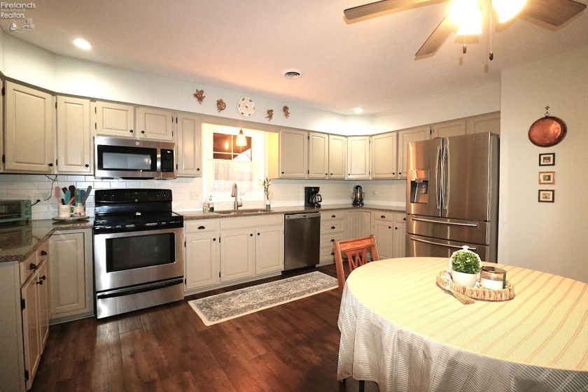 102 Fairway Circle, Norwalk, 44857, 4 Bedrooms Bedrooms, ,2 BathroomsBathrooms,Residential,For Sale,Fairway,20254841