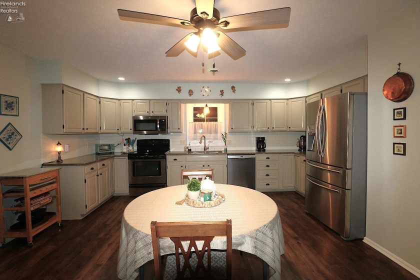 102 Fairway Circle, Norwalk, 44857, 4 Bedrooms Bedrooms, ,2 BathroomsBathrooms,Residential,For Sale,Fairway,20254841