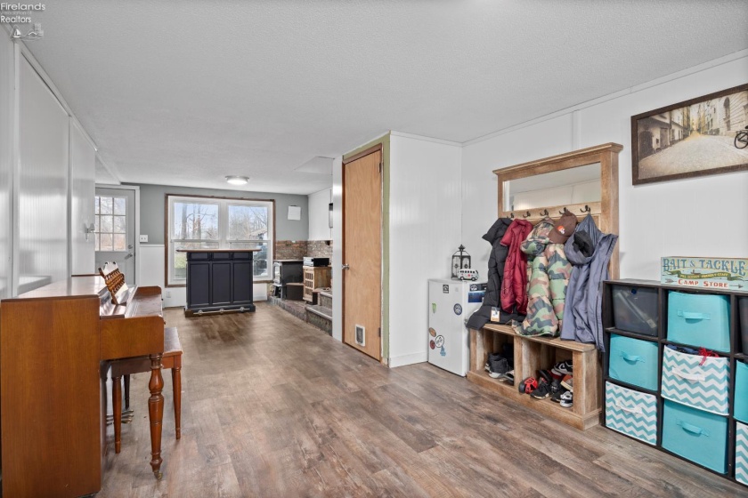 9807 Barrows Rd, Huron, 44839, 4 Bedrooms Bedrooms, ,2 BathroomsBathrooms,Residential,For Sale,Barrows Rd,20254816