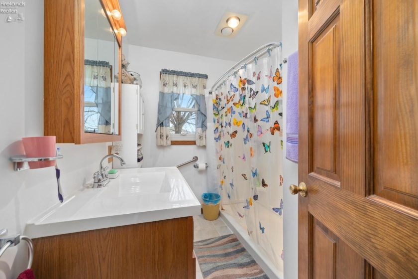 10370 State Route 58, Elyria, 44035, 3 Bedrooms Bedrooms, ,1 BathroomBathrooms,Residential,For Sale,State Route 58,20254852