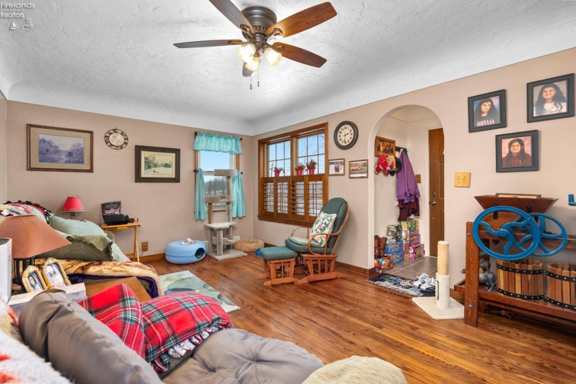 10370 State Route 58, Elyria, 44035, 3 Bedrooms Bedrooms, ,1 BathroomBathrooms,Residential,For Sale,State Route 58,20254852