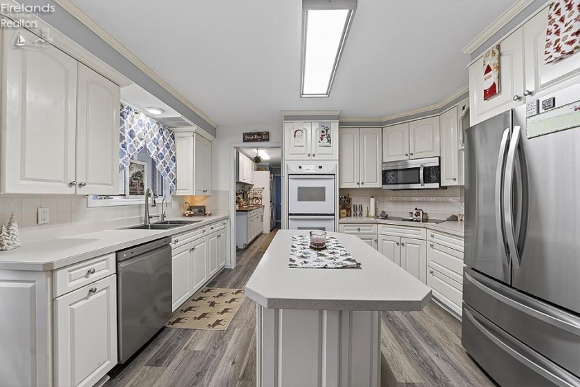 19245 Brillhart Road, Bowling Green, 43402, 4 Bedrooms Bedrooms, ,3 BathroomsBathrooms,Residential,For Sale,Brillhart,20254802