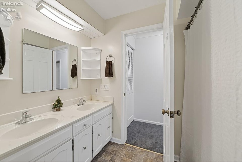 19245 Brillhart Road, Bowling Green, 43402, 4 Bedrooms Bedrooms, ,3 BathroomsBathrooms,Residential,For Sale,Brillhart,20254802