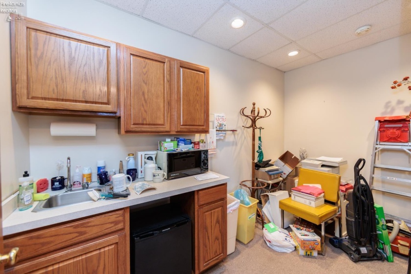 5321 Meadow Lane Court, Sheffield Village, 44035, ,Commercial,For Sale,Meadow Lane Court,20260009