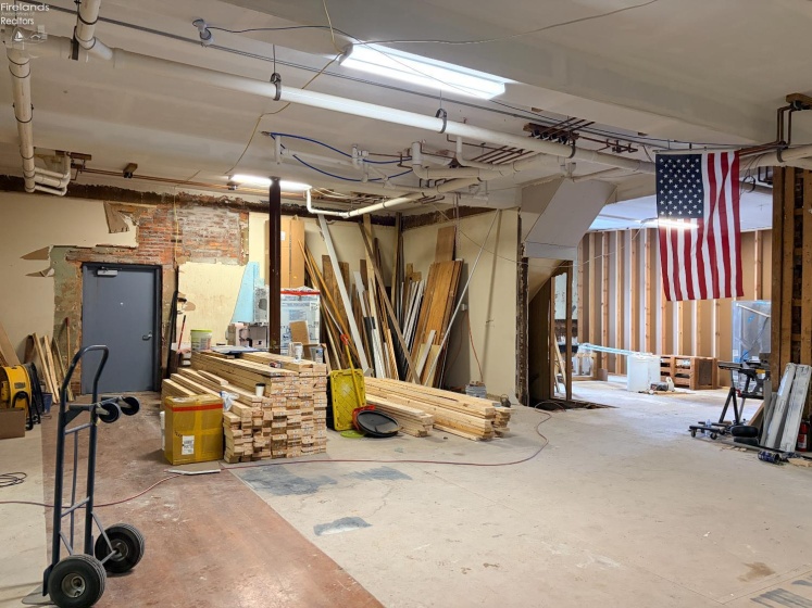 110 Railroad Street, Clyde, 43410, ,Commercial,For Sale,Railroad,20260012