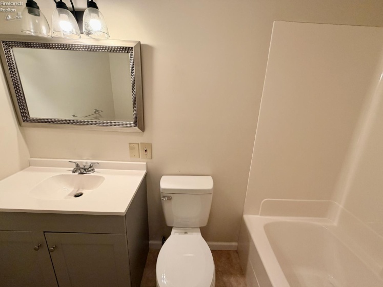 110 Railroad Street, Clyde, 43410, ,Commercial,For Sale,Railroad,20260012