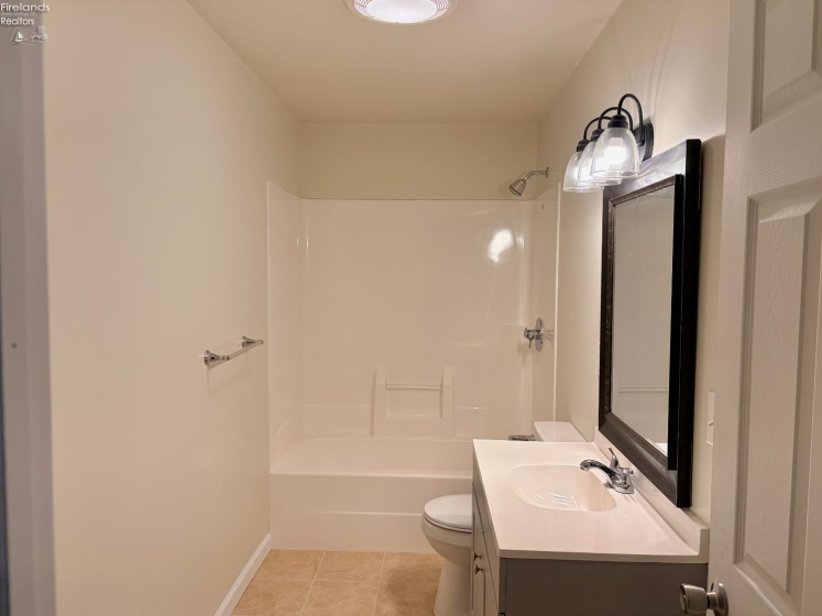 110 Railroad Street, Clyde, 43410, ,Commercial,For Sale,Railroad,20260012