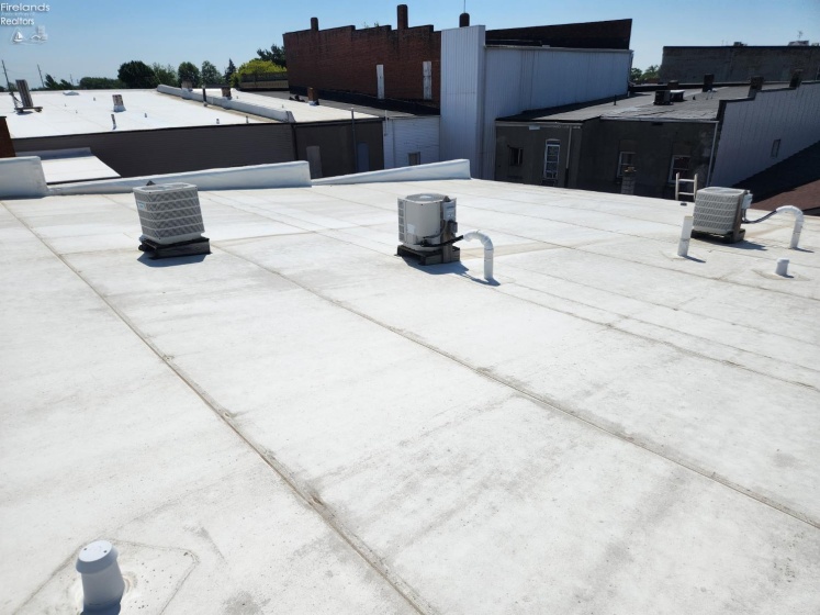 110 Railroad Street, Clyde, 43410, ,Commercial,For Sale,Railroad,20260012