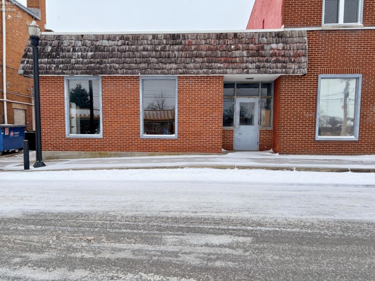 110 Railroad Street, Clyde, 43410, ,Commercial,For Sale,Railroad,20260012