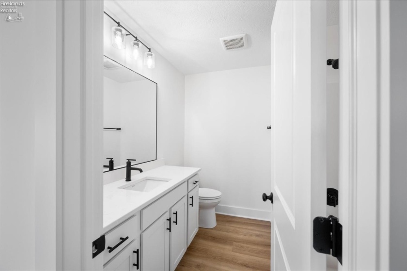 8335 Reserve Way, Marblehead, 43440, 5 Bedrooms Bedrooms, ,5 BathroomsBathrooms,Residential,For Sale,Reserve,20260013