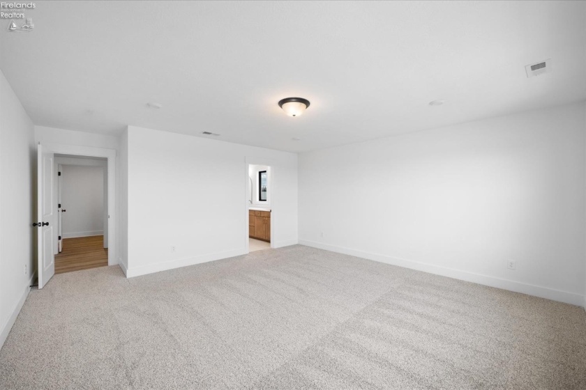 8335 Reserve Way, Marblehead, 43440, 5 Bedrooms Bedrooms, ,5 BathroomsBathrooms,Residential,For Sale,Reserve,20260013