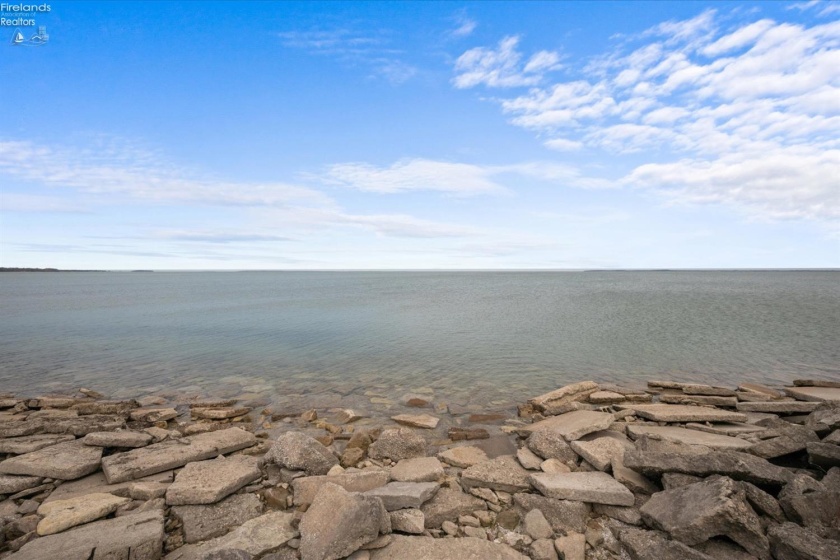 8335 Reserve Way, Marblehead, 43440, 5 Bedrooms Bedrooms, ,5 BathroomsBathrooms,Residential,For Sale,Reserve,20260013