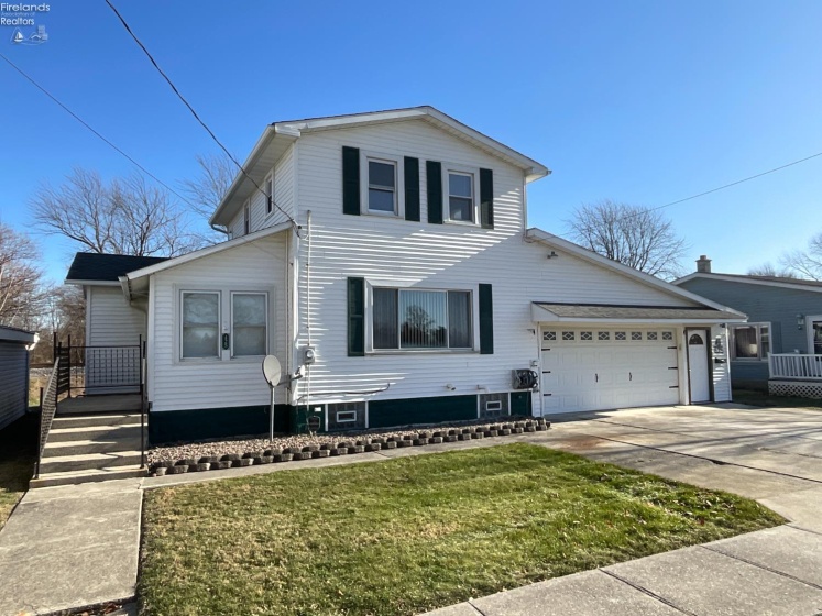 425 Main Street, Gibsonburg, 43431, 3 Bedrooms Bedrooms, ,2 BathroomsBathrooms,Residential,For Sale,Main,20254795