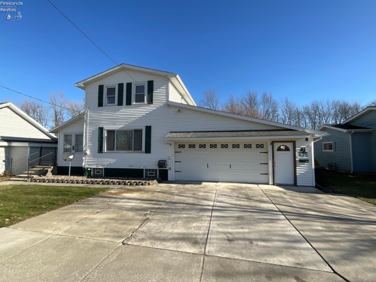 425 Main Street, Gibsonburg, 43431, 3 Bedrooms Bedrooms, ,2 BathroomsBathrooms,Residential,For Sale,Main,20254795