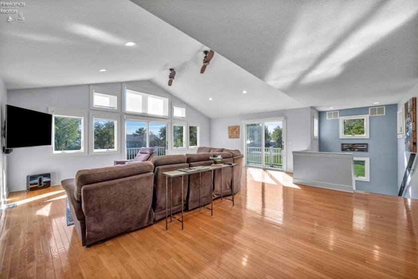 1561 Airline Rd., Put-In-Bay, 43456, 3 Bedrooms Bedrooms, ,3 BathroomsBathrooms,Residential,For Sale,Airline Rd.,20254863