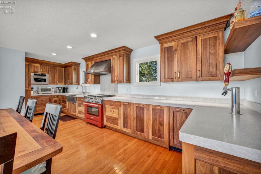 1561 Airline Rd., Put-In-Bay, 43456, 3 Bedrooms Bedrooms, ,3 BathroomsBathrooms,Residential,For Sale,Airline Rd.,20254863