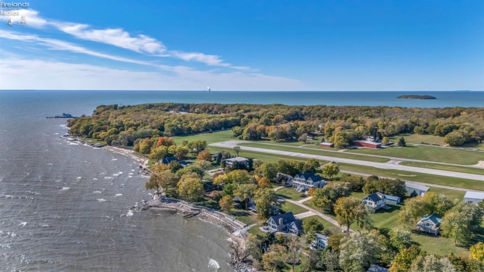 1561 Airline Rd., Put-In-Bay, 43456, 3 Bedrooms Bedrooms, ,3 BathroomsBathrooms,Residential,For Sale,Airline Rd.,20254863