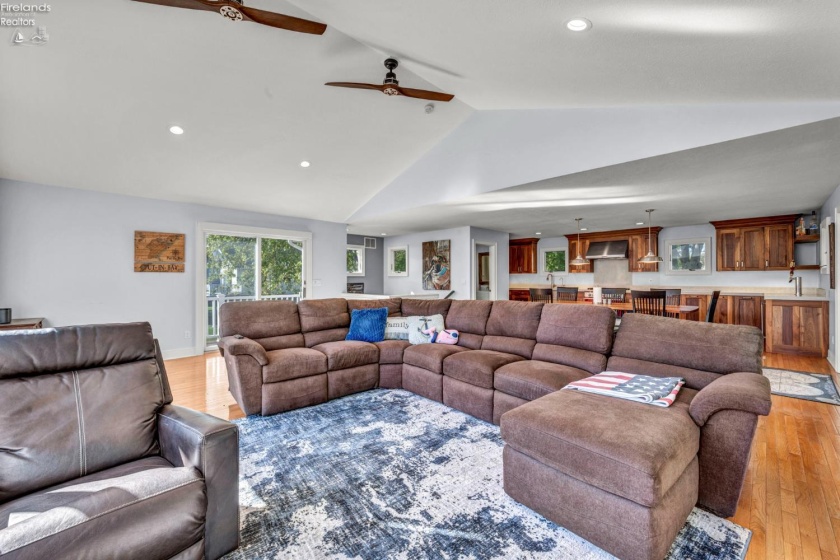 1561 Airline Rd., Put-In-Bay, 43456, 3 Bedrooms Bedrooms, ,3 BathroomsBathrooms,Residential,For Sale,Airline Rd.,20254863