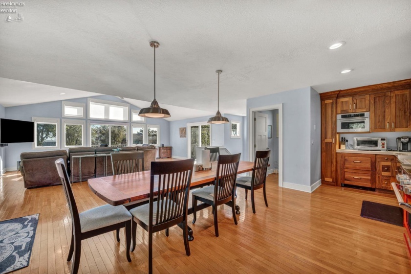 1561 Airline Rd., Put-In-Bay, 43456, 3 Bedrooms Bedrooms, ,3 BathroomsBathrooms,Residential,For Sale,Airline Rd.,20254863