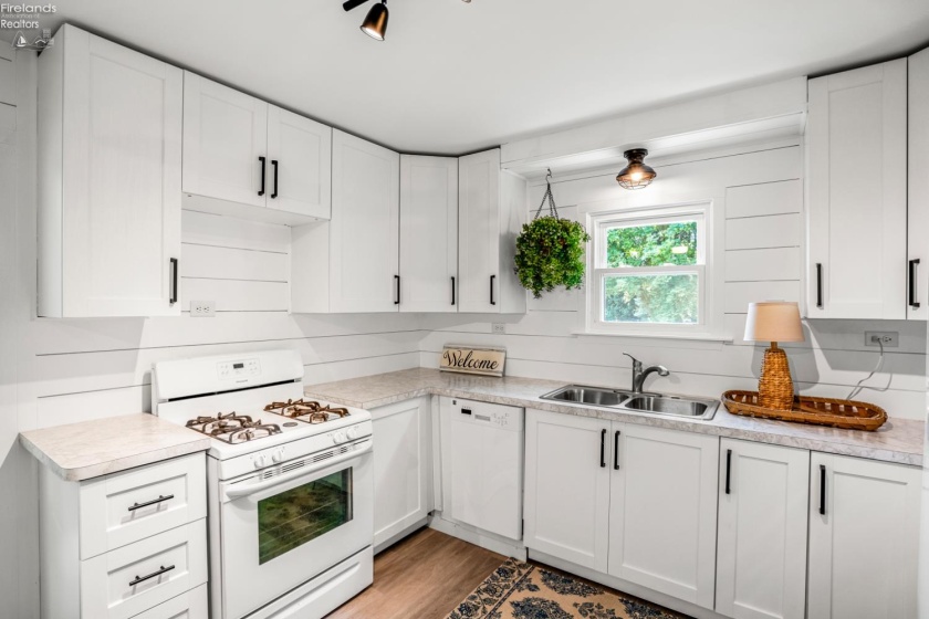 10700 Bayshore Road, Marblehead, 43440, 3 Bedrooms Bedrooms, ,1 BathroomBathrooms,Residential,For Sale,Bayshore,20260024