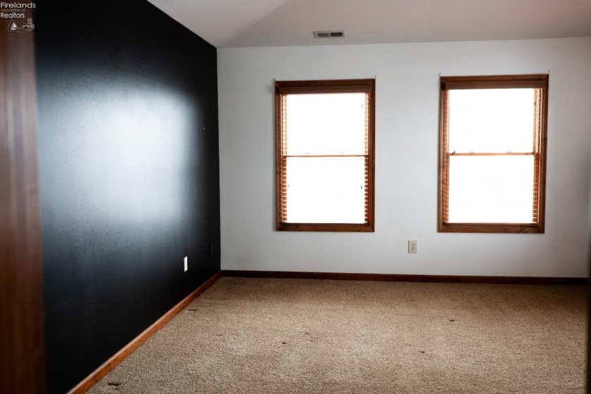 1404 Muirfield Drive, Bowling Green, 43402, 4 Bedrooms Bedrooms, ,4 BathroomsBathrooms,Residential,For Sale,Muirfield,20260031