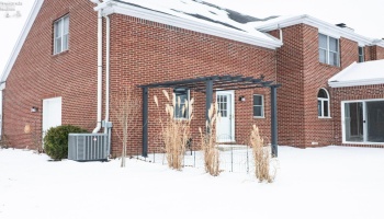 1404 Muirfield Drive, Bowling Green, 43402, 4 Bedrooms Bedrooms, ,4 BathroomsBathrooms,Residential,For Sale,Muirfield,20260031