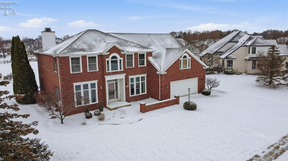 1404 Muirfield Drive, Bowling Green, 43402, 4 Bedrooms Bedrooms, ,4 BathroomsBathrooms,Residential,For Sale,Muirfield,20260031