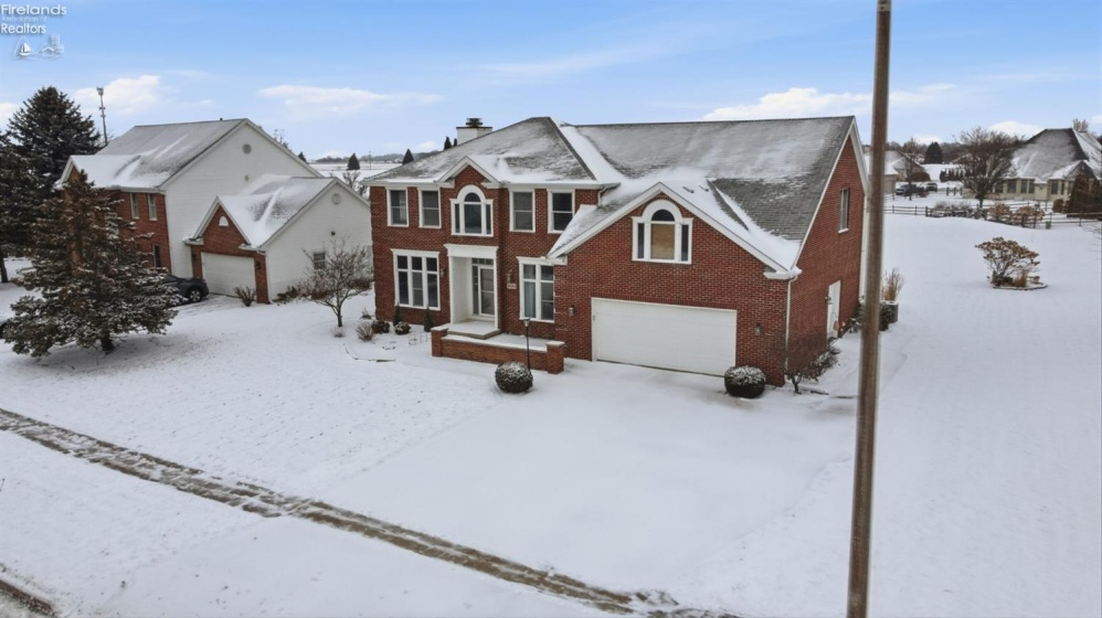 1404 Muirfield Drive, Bowling Green, 43402, 4 Bedrooms Bedrooms, ,4 BathroomsBathrooms,Residential,For Sale,Muirfield,20260031