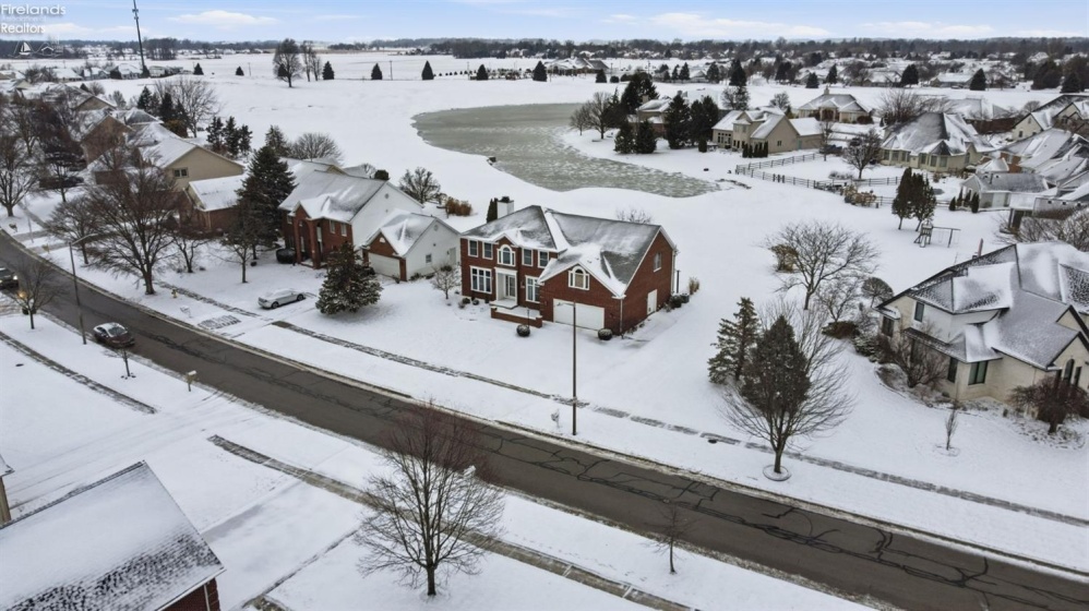 1404 Muirfield Drive, Bowling Green, 43402, 4 Bedrooms Bedrooms, ,4 BathroomsBathrooms,Residential,For Sale,Muirfield,20260031