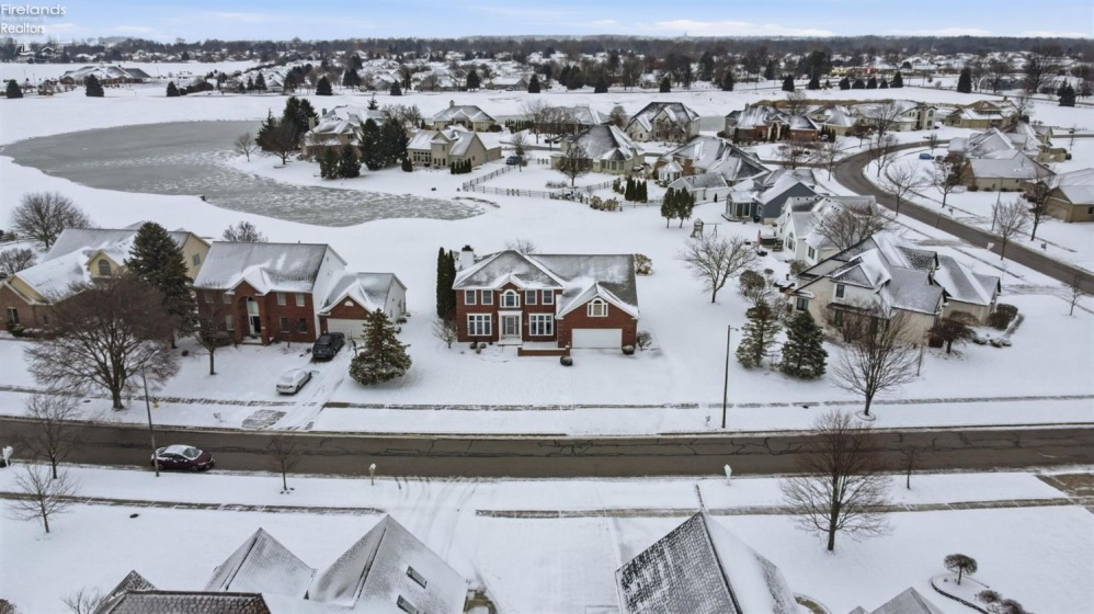 1404 Muirfield Drive, Bowling Green, 43402, 4 Bedrooms Bedrooms, ,4 BathroomsBathrooms,Residential,For Sale,Muirfield,20260031